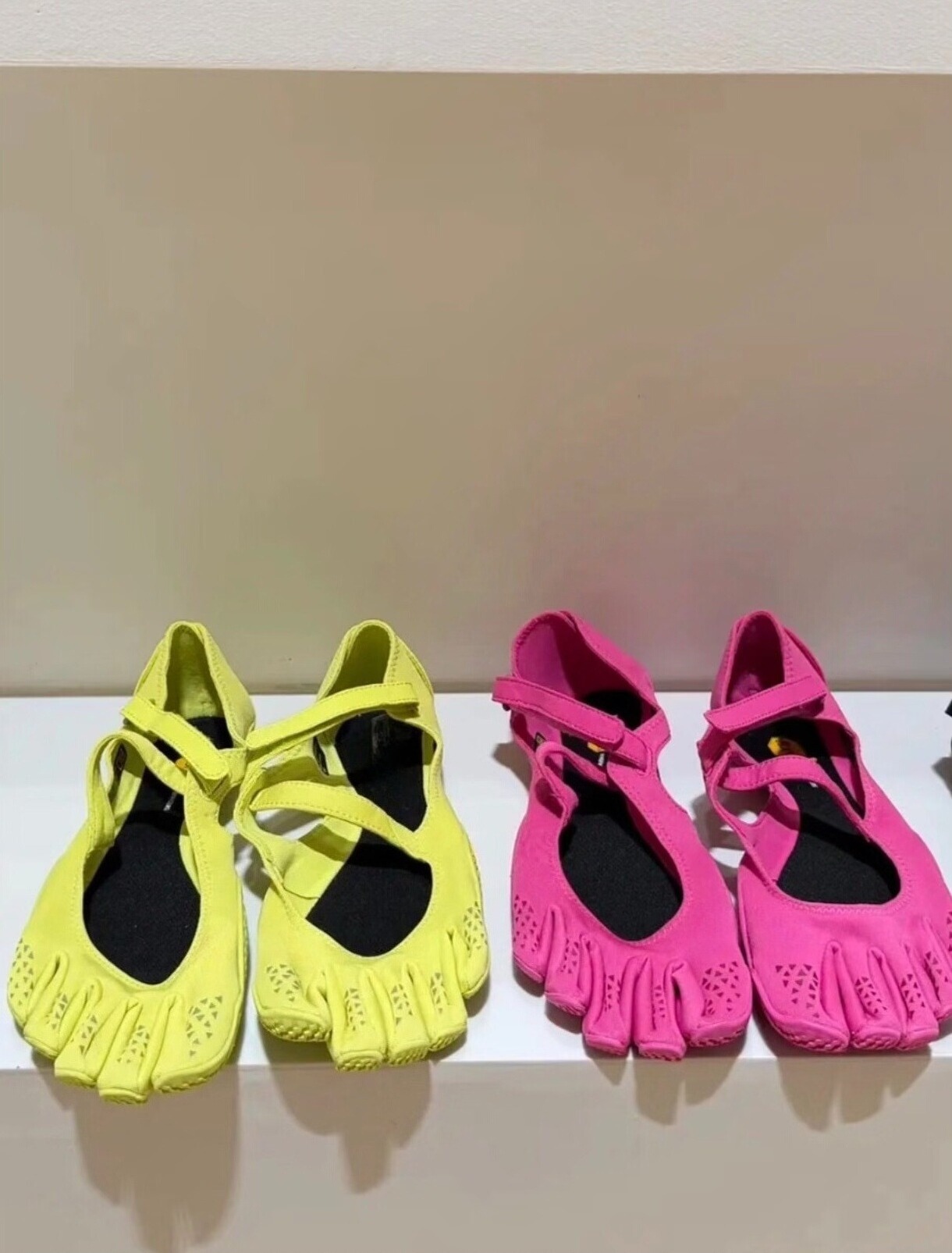 รองเท้าผ้าใบผู้หญิง Five Finge - Sneaker Care Set บทวิจารณ์และราคา